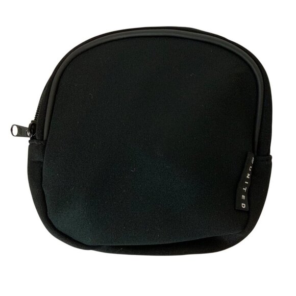 United Airlines Amenity Kit Travel Accessories Set With Black Zip Pouch for CDs - Picture 2 of 4